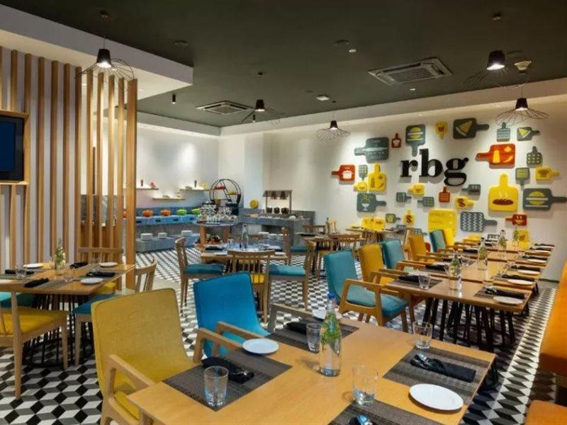Park Inn By Radisson Gwalior Exterior foto